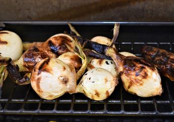 Awalnya Cuma Iseng! Tak Sengaja Bakar Bawang Merah Ternyata Bisa Undang Sederet Manfaat ini dengan Makan Secara Rutin