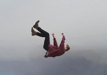 Arti Mimpi Jatuh dari Pohon dan 3 Tempat Ini, Ternyata Bisa Jadi Pertanda Buruk? Simak Penjelasannya