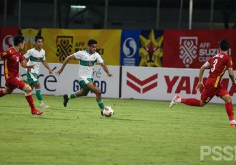 VIDEO - Momen Timnas Indonesia Layak Dapat Penalti Lawan Singapura di Semifinal Piala AFF 2020?