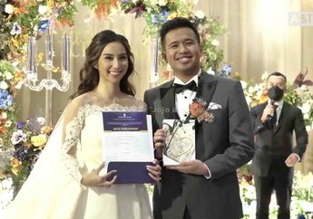 Selamat! Berawal dari Meme, Joshua Suherman Akhirnya Berhasil Nikahi Clairine Clay