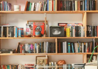 Dijamin Awet dan Terawat, Berikut 4 Tips Menyimpan Buku yang Baik dan Benar