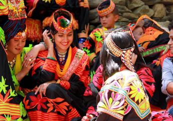 Dikenal Molek dengan Mata Biru dan Kulit Putihnya, Wanita di Daerah Ini Bebas Mantap-mantap dengan Pria Manapun Tanpa Harus Nikah, Begini Faktanya
