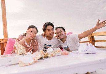 Hidup Makmur di Istana Mewahnya yang Berdiri Menghabiskan Dana Kisaran Rp 79 Miliar, Intip Keseruan Natal 2021 Ruben Onsu Bersama Keluarga Kecilnya