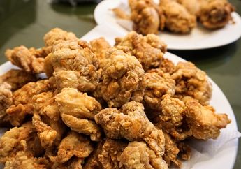 Jadi Resep Paling Dicari Sepanjang 2021, Ini 5 Langkah Mudah Bikin Ayam Goreng Tepung yang Renyah Tahan Lama, Rasanya Mirip Buatan Pedagang!