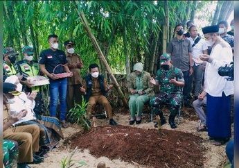Berziarah ke Makam Korban Tabrakan Nagreg yang Jasadnya Dibuang ke Sungai Serayu, Bupati Bandung Beri Pesan Kepada Orang Tua Salsabila, Ingatkan Keluarga Agar Tak Lakukan Hal Ini