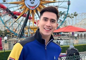 Verrell Bramasta Nekat Buka Baju Sembari Telanjang Dada dan Pamer Otot Perut Padahal Sedang Kedinginan karena Salju, Warganet Langsung Berikan Pujian!