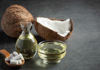 Amankah Menggunakan Minyak Kelapa di Permukaan Kulit? Ini Dia Informasi dari Dermatolog!