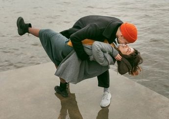 Garis Bahagia Telah Melintang, 3 Zodiak Ini Akan Bertemu Jodoh Idaman di Tahun 2022, Intip Bocoran Bulannya!