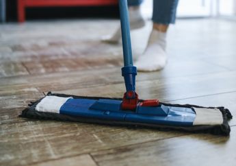 Emak-emak Indonesia Wajib Tahu! Ternyata Ini Sederet Kesalahan yang Sering Dilakukan Saat Mengepel Lantai, Pantas Bau Amis