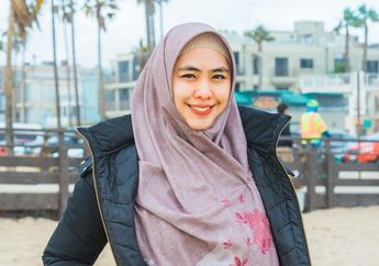 Diisukan Dipoligami, Oki Setiana Dewi Ungkap Alasan Suami Tak Ikut ke Mesir, Sebulan Sekali Masih Ketemu