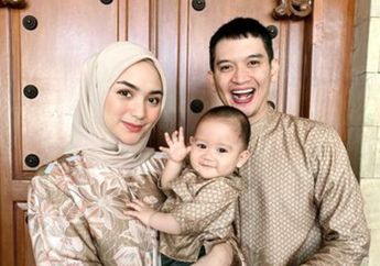 Elegan nan Mewah Penuh Bunga, Area Dapur di Rumah Artis Citra Kirana dan Rezky Aditya yang Bernuansa Putih