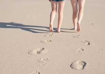 5 Arti Mimpi Pasir Putih Pertanda Baik, Bakal Ada Kedamaian sampai Perubahan Hidup