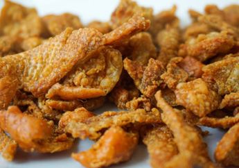Kriuknya Bikin Nagih Padahal Nggak Pakai Tepung, Begini Resep Keripik Kulit Ayam Crispy yang Tahan Lama, Dijamin Anak-anak Doyan!