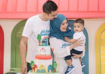 Vebby Palwinta Beberkan Alasan Masih Sembunyikan Wajah Putra Keduanya di&nbsp;Media Sosial