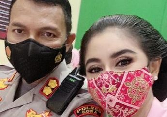 Putuskan Hengkang dari Dunia Hiburan Usai Bertahta Sebagai Istri Kapolres Gowa, Pedangdut Ini Pilih Hidup Sederhana Meski Bergelimang Harta, Kini Bahagia Menanti Kehadiran Anak Keduanya