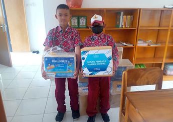 Peduli Literasi, DKK Salurkan Donasi Buku #AkuBaca untuk Pemulihan Sekolah Pasca-Bencana