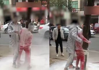 Sudah Sah Menikah dan Hendak Cium Pengantin Perempuan, Mempelai Pria Ini Tiba-tiba Diikat di Pohon dan Dilempari Tepung, Warganet : Pernikahan Apa Ini!
