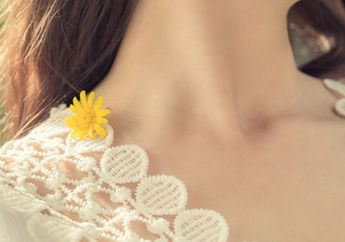 Miliki Leher Hitam yang Buat Gak Pede? Ini 3 Tips Mudah Memudarkan Leher Hitam!