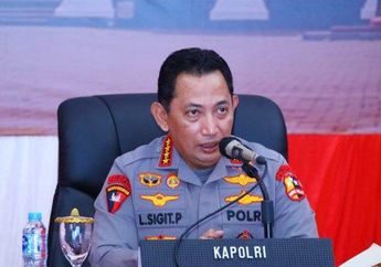 Dibandingkan dengan Erick Tohir yang Semangat Joget, Gestur Kapolri Listyo Sigit Prabowo saat Upacara Kemerdekaan HUT RI ke-77 Jadi Sorotan, Gara-gara Sambo?