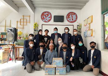 Pengusaha Rentan Gulung Tikar Akibat Minimnya Literasi Keuangan, Kompas Gramedia Kolaborasi dengan KKN-PPM Unpad Salurkan Buku Untuk Para Pelaku Usaha