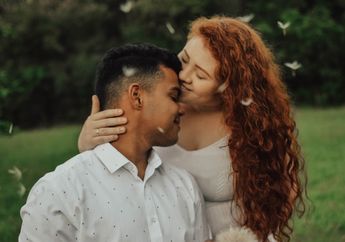 5 Zodiak Wanita ini Dikenal Sebagai Penakluk Pria, Cantiknya Luar Dalam!