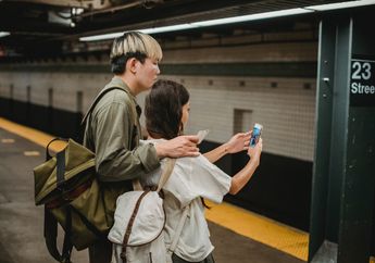 Asyik Selfie di Pinggir Rel hingga Tak Hiraukan Peringatan, Seorang Ibu Muda di Cilacap dan Anaknya Tersambar Kereta Api