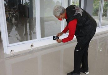 'Ini Apa-apaan?' Temui Tembok Sekali Tendang Langsung Jebol di Pembangunan SMA N Tawangmangu, Ganjar Pranowo Langsung Ngamuk, Ancam Bakal Lakukan Ini Jika Tak Diperbaiki