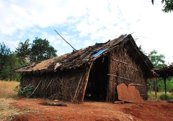 Saat Muda Punya Banyak Istri, Kakek ini Kini Jalani Hidup Pilu Tinggal Sebatang Kara di Gubuk Reyot Hampir Ambruk