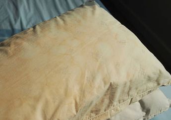 Nyesel Baru Tahu Sekarang, Begini Cara Mudah Mencuci Bantal yang Penuh Noda Iler, Ibu-ibu Bisa Langsung Coba di Rumah
