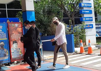 Crazy Rich Medan Indra Kenz Sambangi Kepolisian untuk Laporkan Seseorang atas Dugaan Kasus Pencemaran Nama Baik