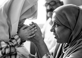 5 Shio Anak Berbakti Pada Orangtua, Pantas Saja Rezekinya Mengalir Deras!