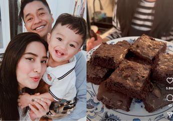 Super Gampang Nggak Perlu Pakai Mixer, Ini Resep Chocolate Cake Bars ala Angbeen Rishi, Istri Adly Fairuz