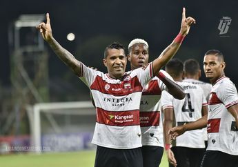 Hasil Liga 1 - Curi Tiga Poin dari Markas Barito Putera, Madura United Tempel PSM Makassar di Puncak