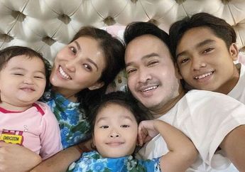 Bertahta Jadi Ratu di Kehidupan Rumah Tangga Bos Geprek, Begini&nbsp;Sikap Manis Sarwendah saat Diberi Hadiah Sederhana Ini di Hari Valentine oleh Ruben Onsu!