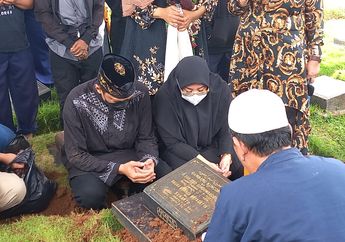 Doddy Sudrajat Coba Tahan Tangis, Saat Azankan Jenazah Kakek Vanessa Angel