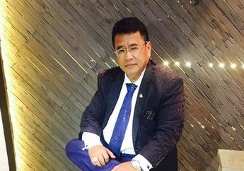 Doyan Umbar Kemesraan Bareng Wanita Cantik nan Seksi, Hotman Paris Berlagak Ajari Pengusaha Muda Soal Tips Jitu Terhindar dari Omelan Istri, Netizen Auto Ingatkan Teguran Tuhan