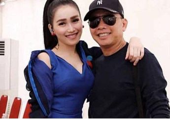 Jadikan Ayu Ting Ting Bak ATM Berjalan untuk Keluarganya, Ayah Rozak Ternyata Tak Sombong Meski Kini Tajir Melintir, Begini Responnya saat Diteriaki Fans Anaknya