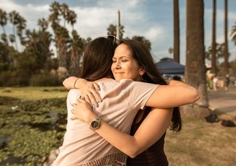 Arti Mimpi tentang Teman Lama Justru Jadi Pertanda Masalah Hidup, Kok Bisa Sih?