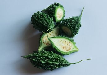 Hanya Perlu Merebus Pare Selama 10 Menit dan Minum Airnya, Efeknya Langsung Bikin Kamu Tak Perlu Keluarkan Uang untuk ke Dokter!