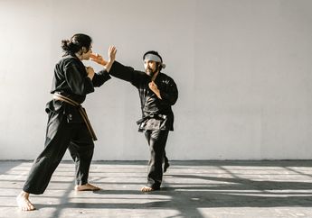 Contoh Soal dan Pembahasan Materi Pencak Silat, Materi PJOK Kelas 6 SD