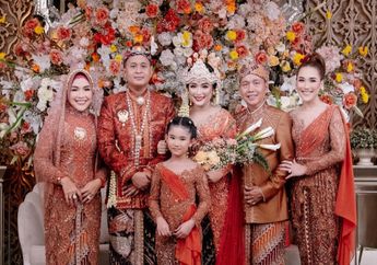 'Masya Allah!' Pengantin Seantero Negeri Pasti Iri Melihatnya, Tengok Mewahnya Dekor Resepsi Adik Ayu Ting Ting yang Super Syahdu Bak Istana Kerajaan, Pantas Tembus Rp 5 Miliar!