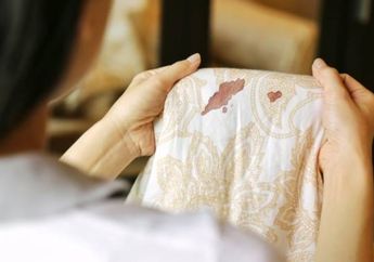 Modalnya Cuma Pakai Sampo Biasa, Noda Haid di Seprai Bisa Langsung Hilang, Cewek-cewek Perlu Tahu Nih!