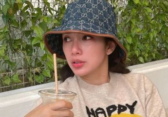 Hidup Berlimpah Harta dan Punya 15 Kavling Perumahan, Ussy Sulistiawaty Tak Malu Pergi Belanja ke Pasar Sendirian, Begini Gaya Santainya Cuma Pakai Kaus Oblong