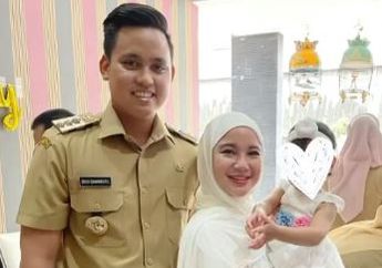 Suaminya Jadi Bupati Kendal Berharta Rp 7,7 Miliar, Chacha Frederica Tak Gengsi Turun ke Jalan Demi Beri Nasi Bungkus ke Warga, Tengok Gayanya yang Jauh dari Kata Mewah