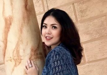 Kini Getol Blusukan ke Pelosok Jakarta Usai Jadi Anggota DPRD, Intip Penampakan Sudut Rumah Artis Tina Toon, Tangga Huniannya Melingkar Megah Bak Istana Kerajaan