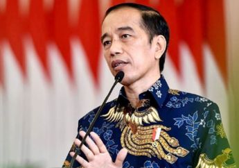 Viral Detik-detik Mobil RI 1 Bocor, Presiden Jokowi Kepergok Jalan Kaki di Pinggir Jalan sampai Sapa Sopir Truk yang Lewat