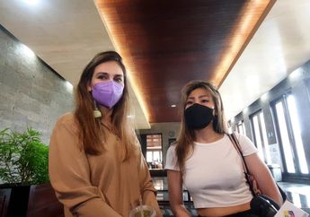 Kompak Ikut Turnamen Golf Antar Selebriti, Luna Maya dan Ayu Dewi Bongkar Kesulitan Lakoni Olahraga Mahal Itu