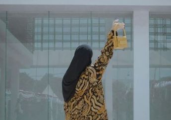 Padahal Jadi Nyonya Pejabat Kelas Atas di Kendal, Artis Cantik Ini Ternyata Doyan Makan Siomay Gerobakan Pinggir Rel Kereta Api yang Harganya Cuma Rp 10 Ribuan: Enak Nih!