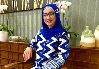 Cuannya Seabrek hingga Konon Tembus Rp 10 Miliar, Desy Ratnasari Ternyata Huni Rumah Gedongan Khas Eropa, Dihiasi Pilar hingga Mobil Mewah Berjejer di Garasinya!