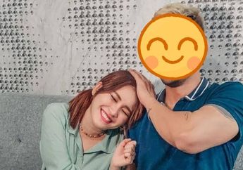Sempat Diisukan Dekat Sama Ayu Ting Ting, Artis Ganteng Ini Pilih Habiskan Malam Minggu Makan di Resto Cepat Saji Bareng Bumil, Netizen Terharu Lihat Aksinya